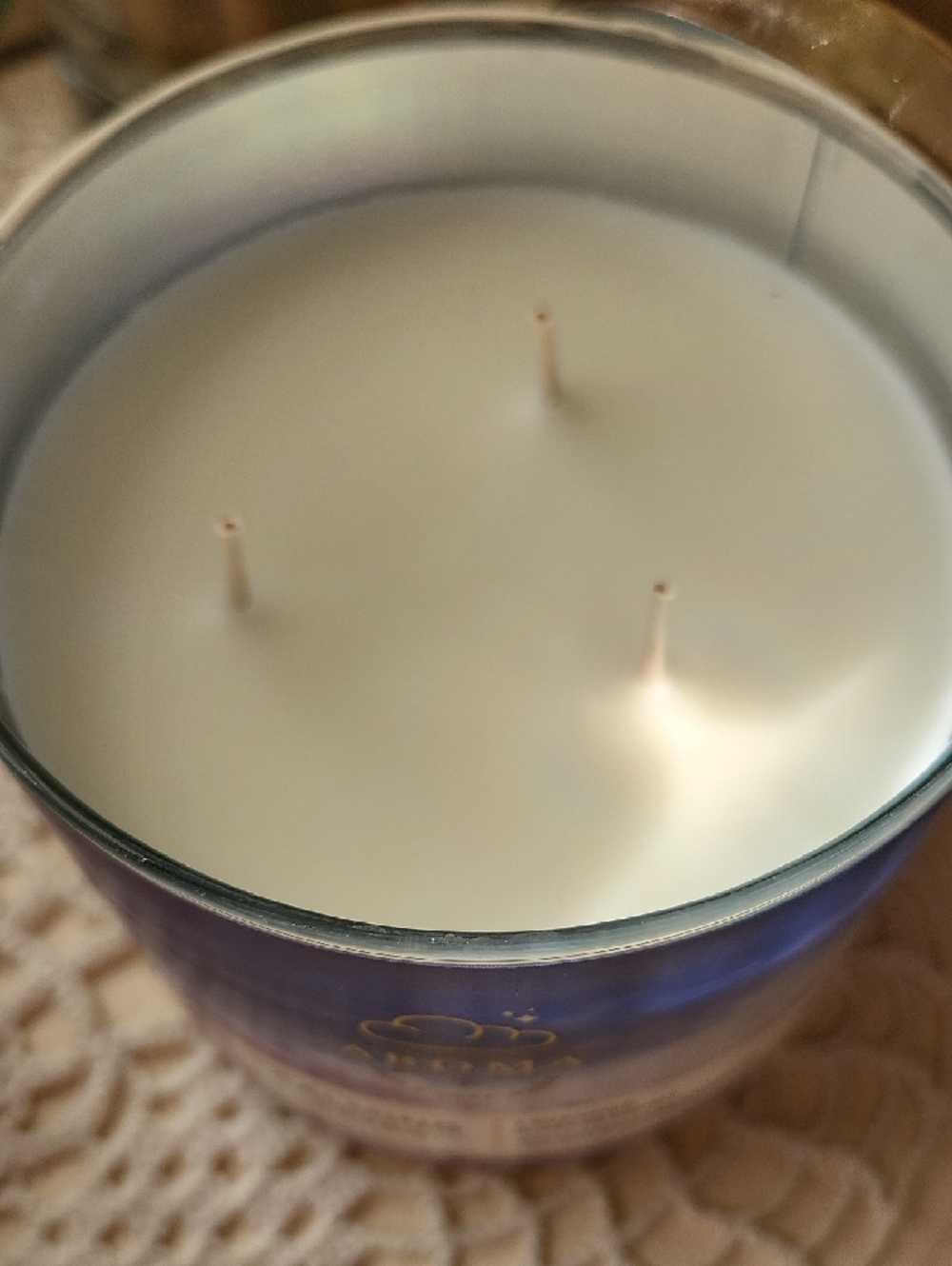 BATH AND BODY WORKS AROMA Calming Skies Lavender & Peppermint Candle - Purple - Picture 2 of 3